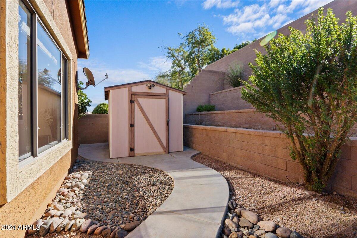 2603 E ACOMA Drive