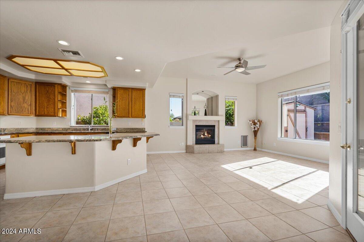 2603 E ACOMA Drive