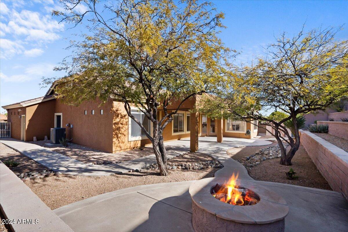 2603 E ACOMA Drive