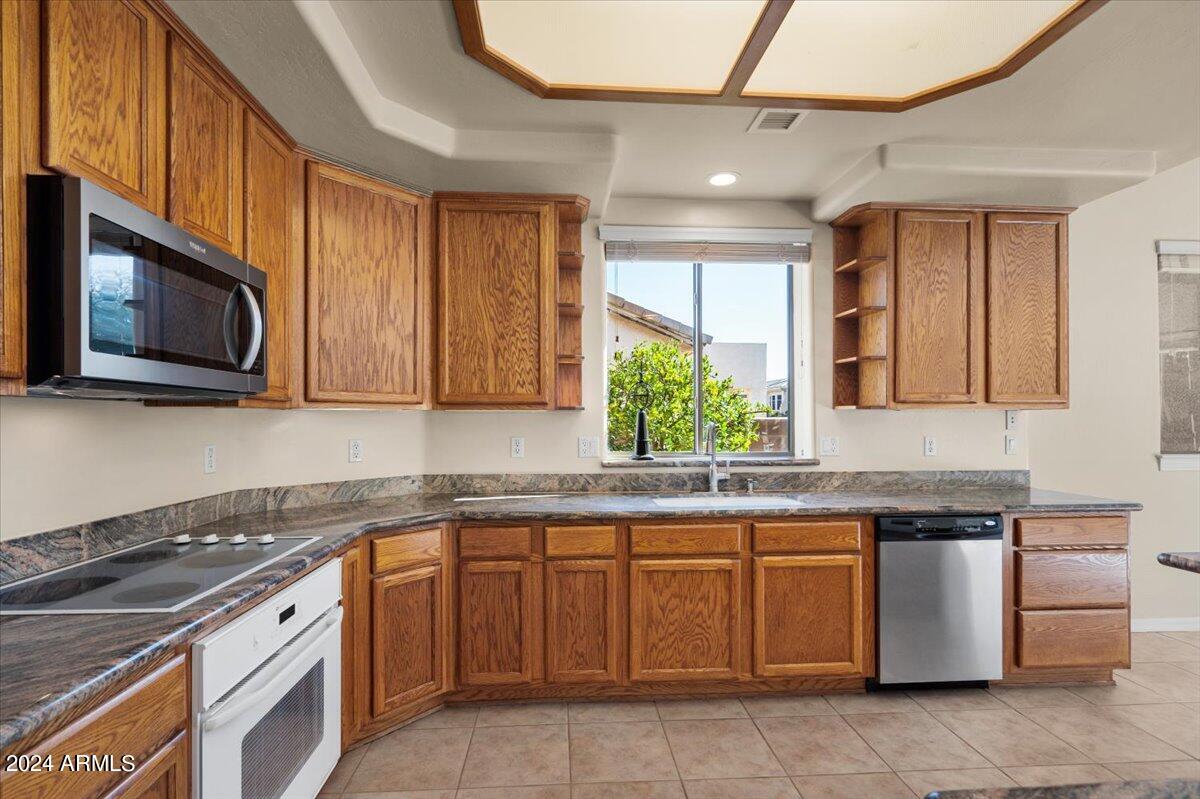 2603 E ACOMA Drive