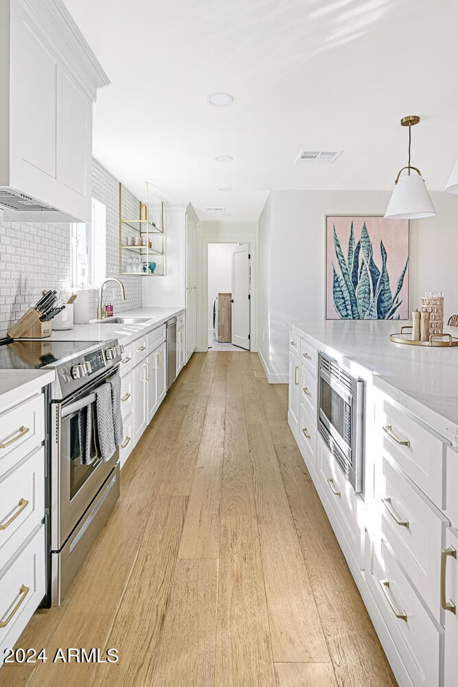 8219 E MITCHELL Drive