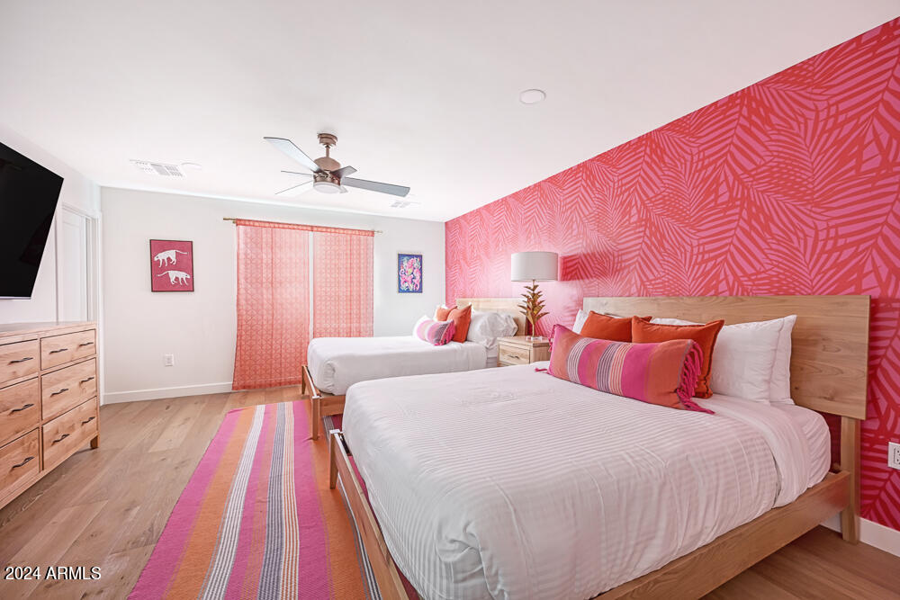 8219 E MITCHELL Drive