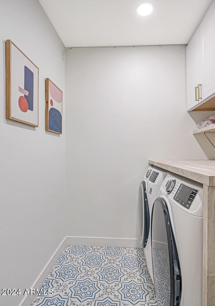 8219 E MITCHELL Drive