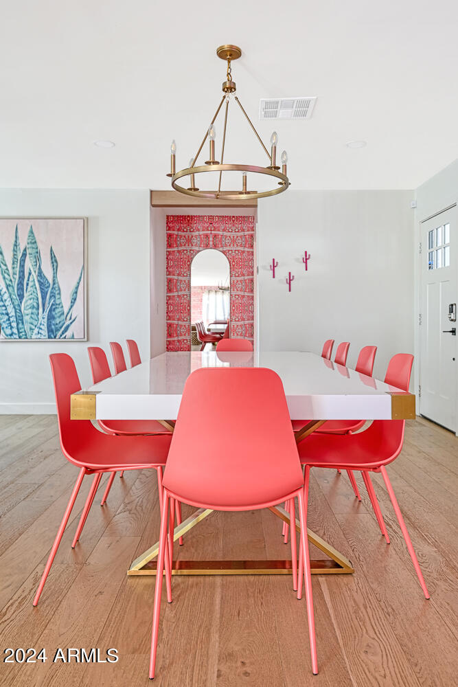 8219 E MITCHELL Drive