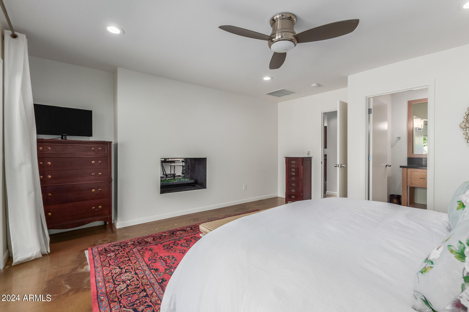 4128 E MEDLOCK Drive