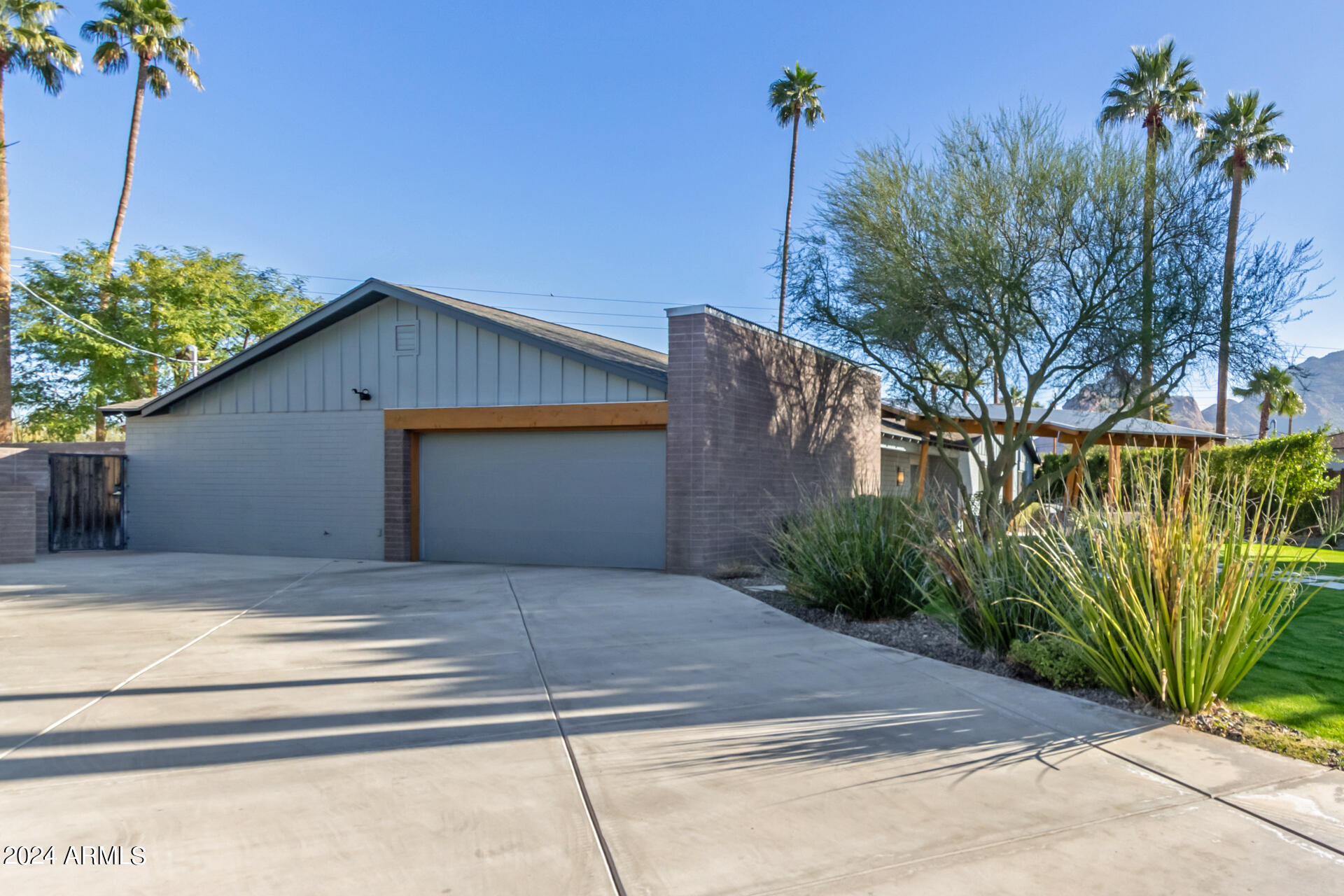 4128 E MEDLOCK Drive