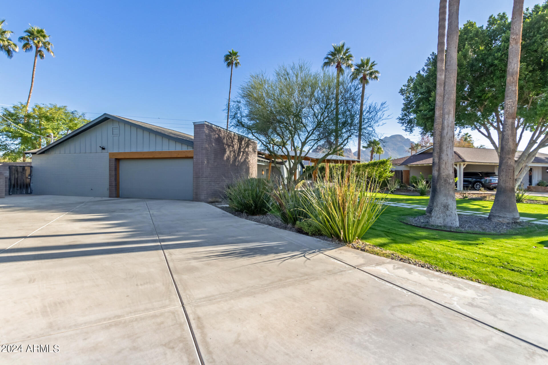 4128 E MEDLOCK Drive