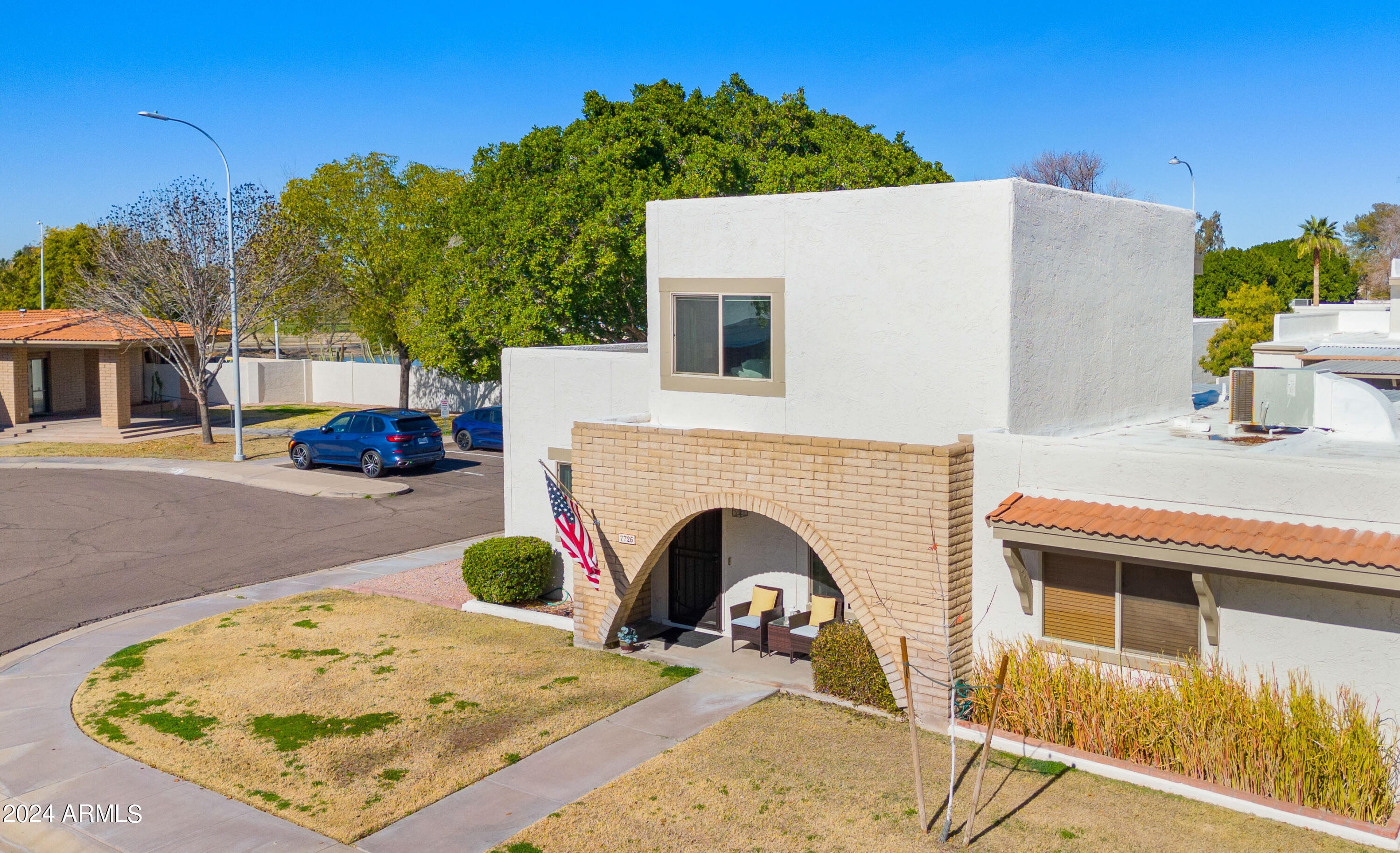 7726 E SHERIDAN Street