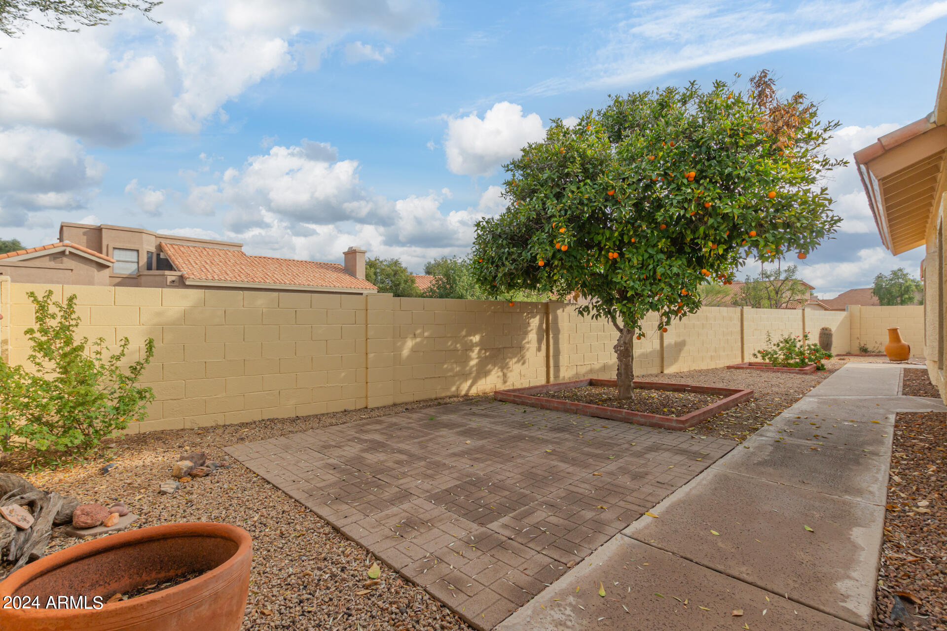 2349 W SHAWNEE Drive