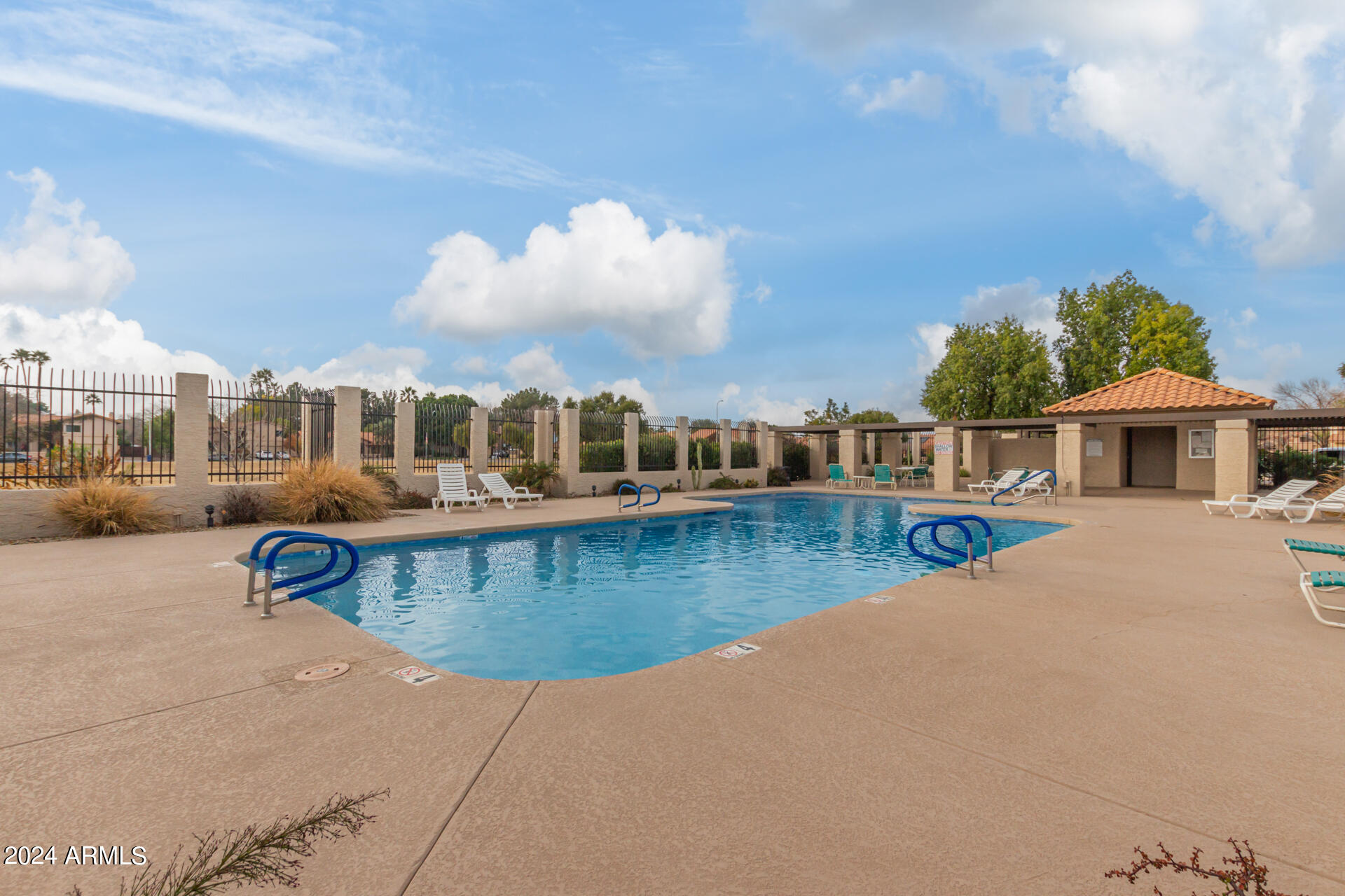 2349 W SHAWNEE Drive