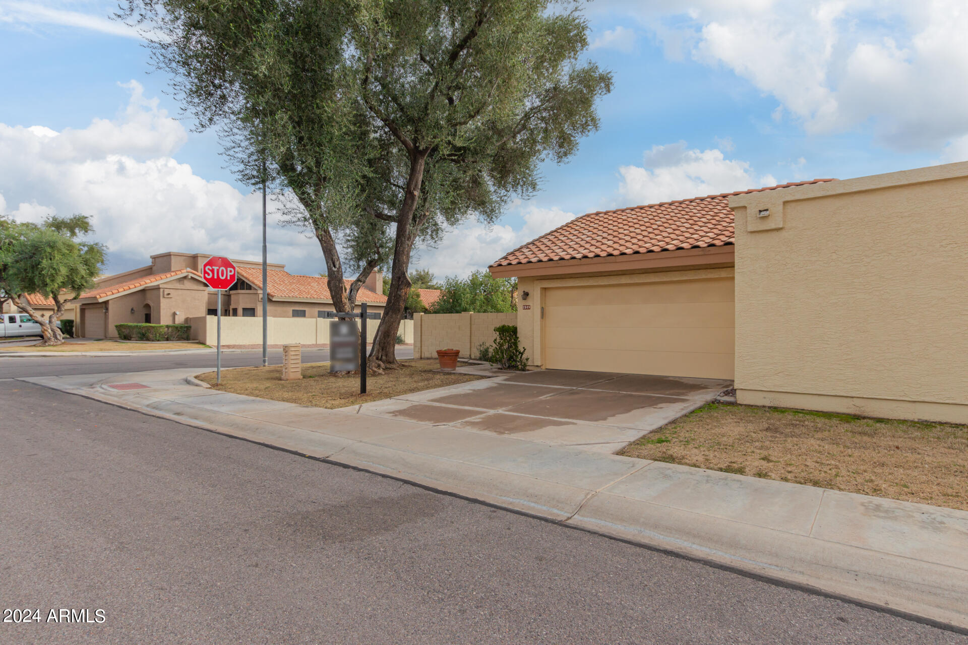 2349 W SHAWNEE Drive