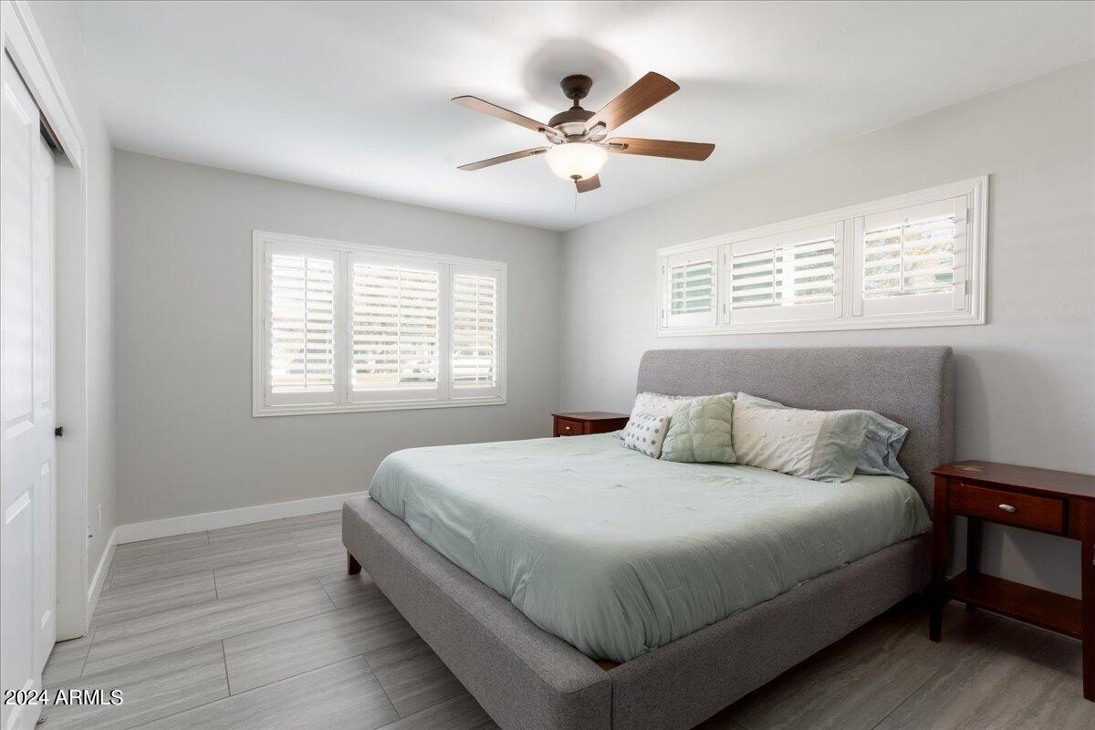 4733 E CAMBRIDGE Avenue