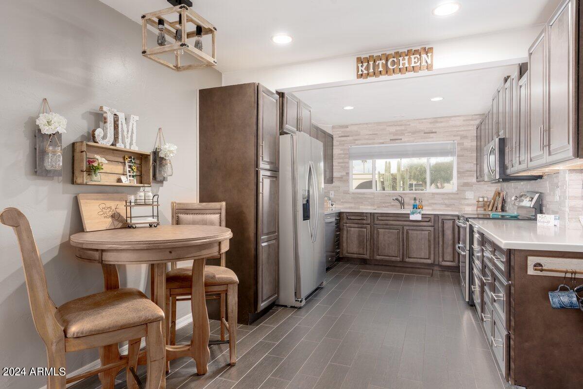 7643 E RANCHO VISTA Drive