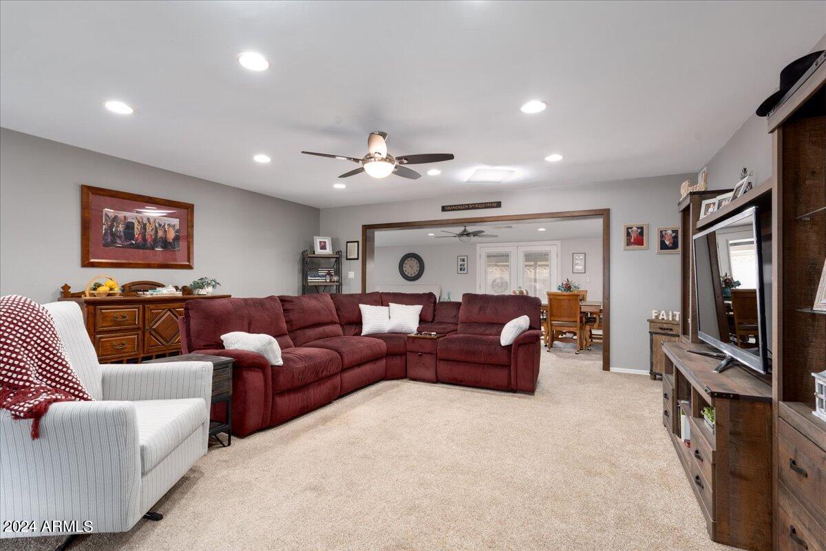 7643 E RANCHO VISTA Drive