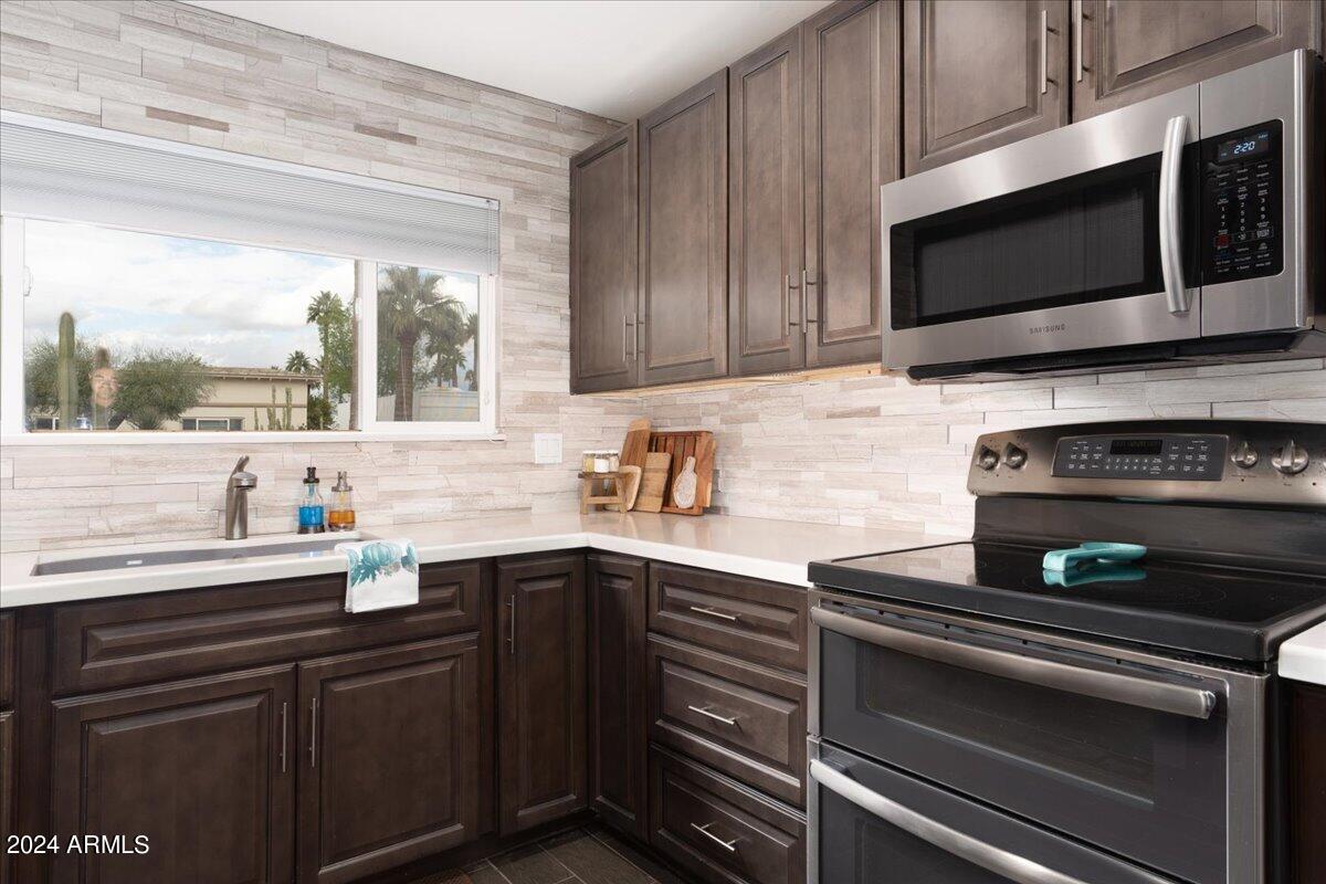 7643 E RANCHO VISTA Drive