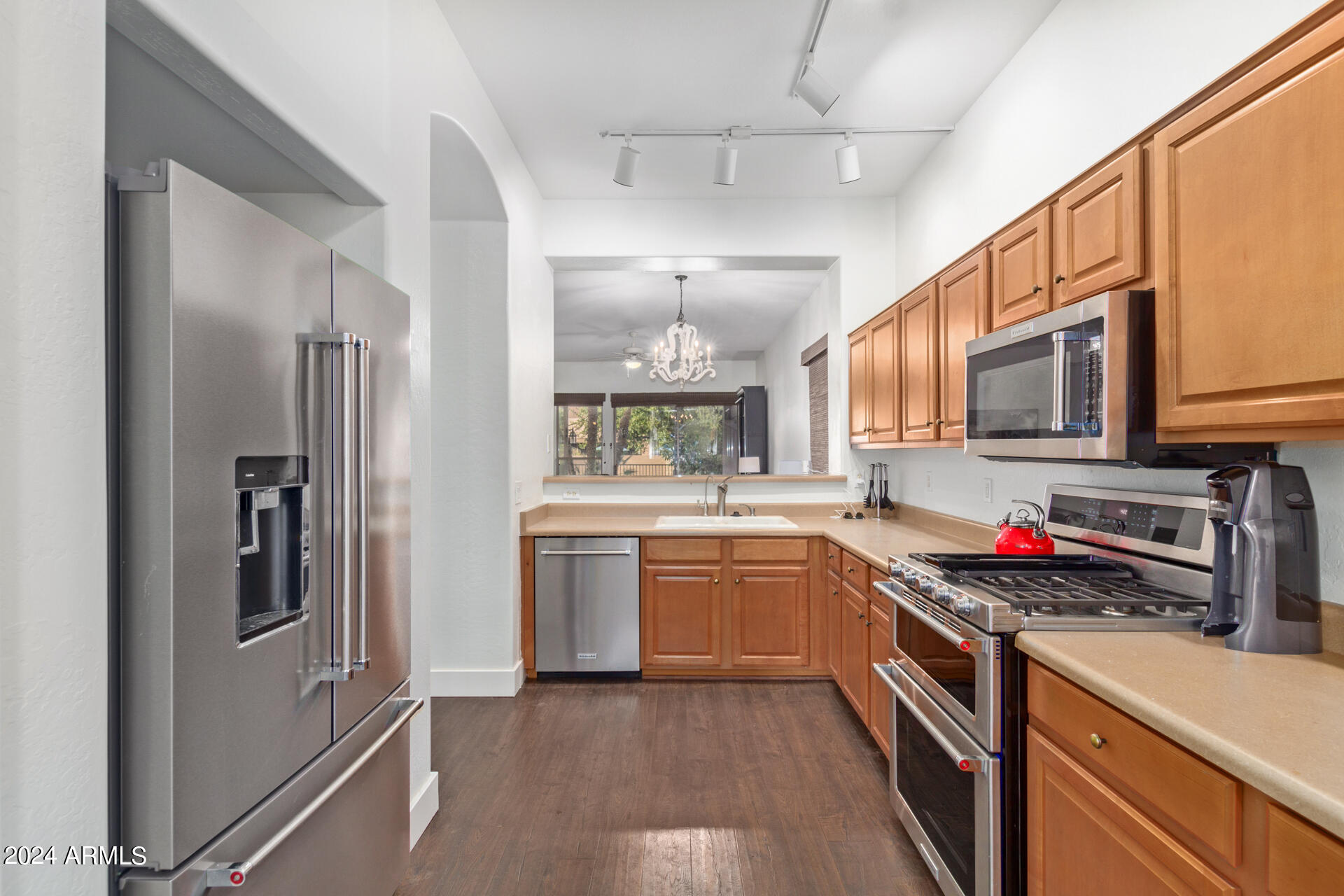 1412 W MARLIN Drive