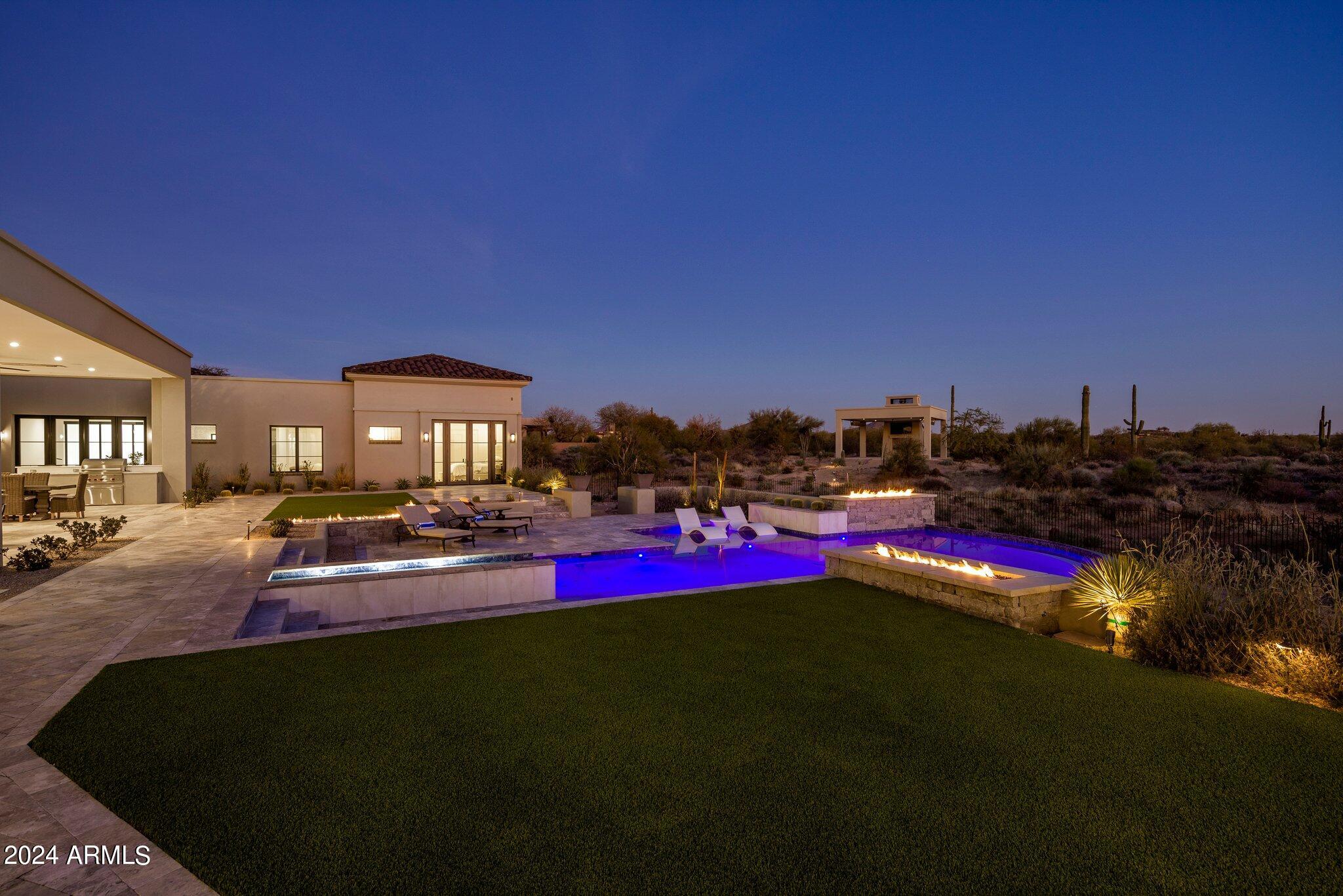 8491 E WHISPER ROCK Trail