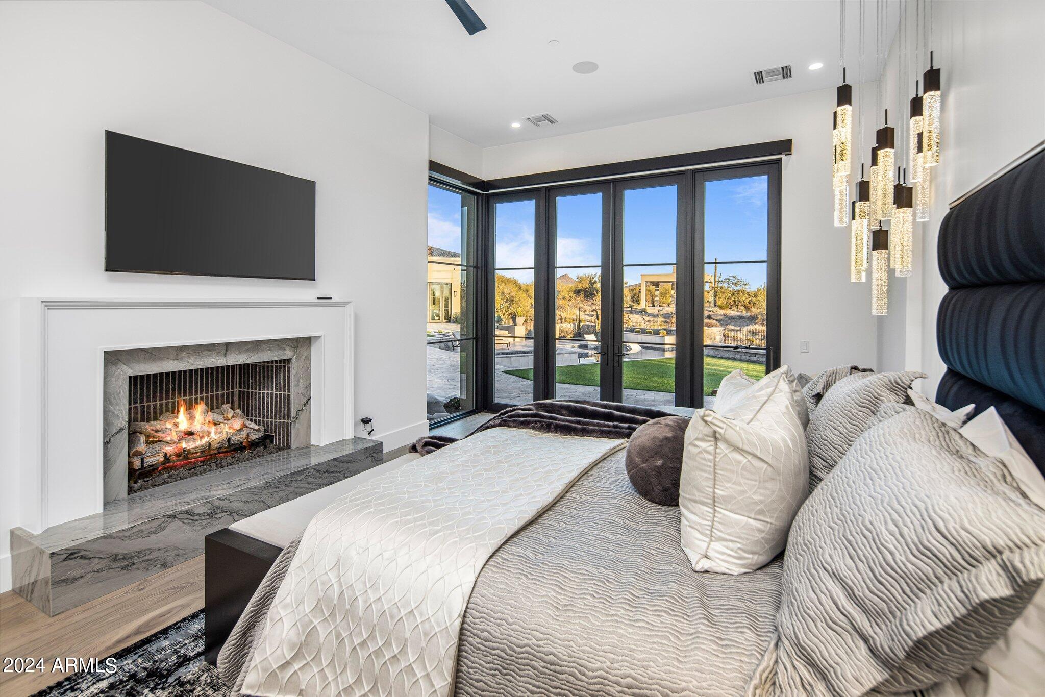 8491 E WHISPER ROCK Trail