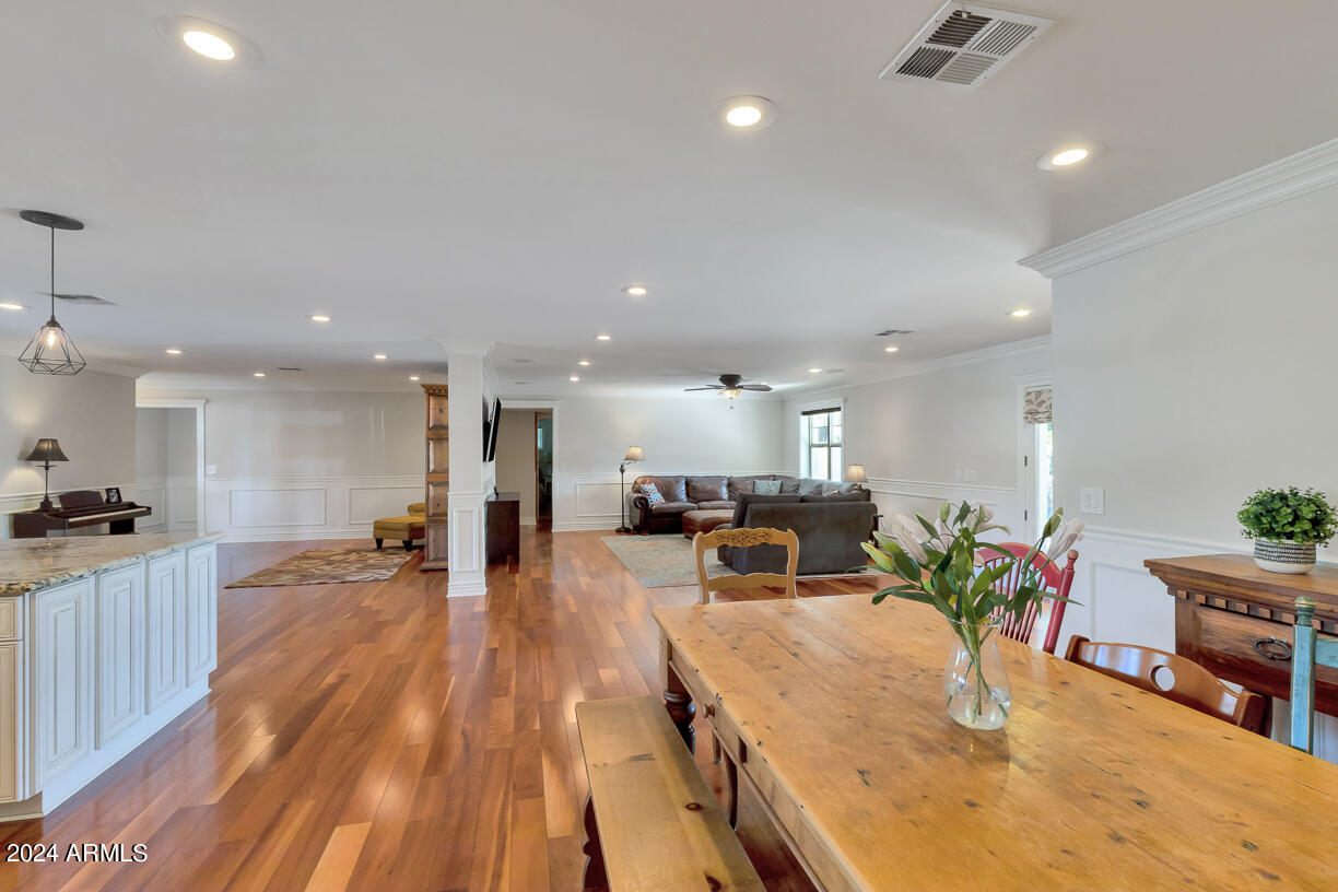 4709 E Mulberry Drive