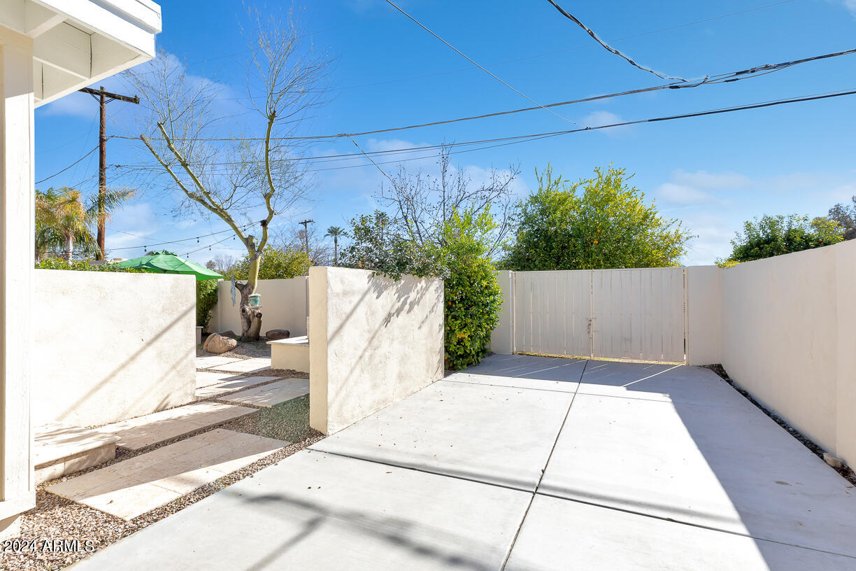 4709 E Mulberry Drive