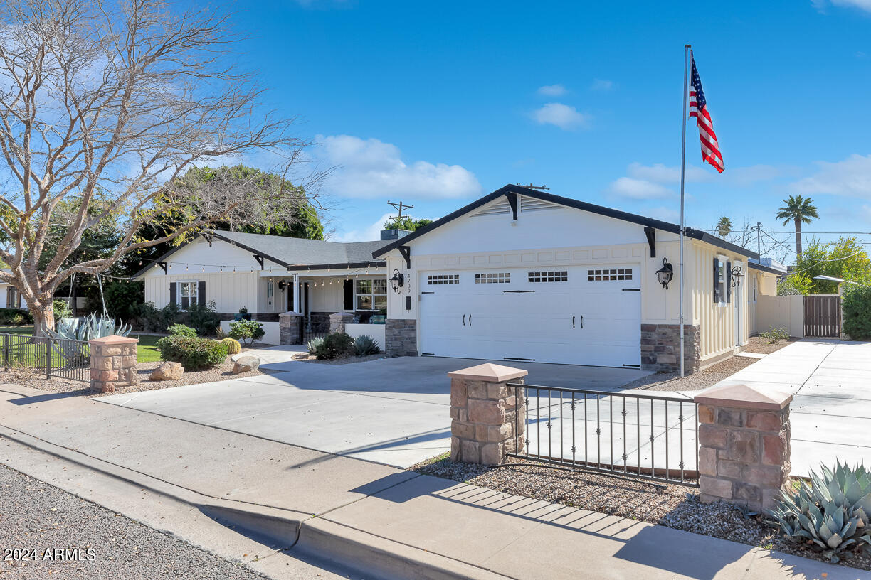 4709 E Mulberry Drive