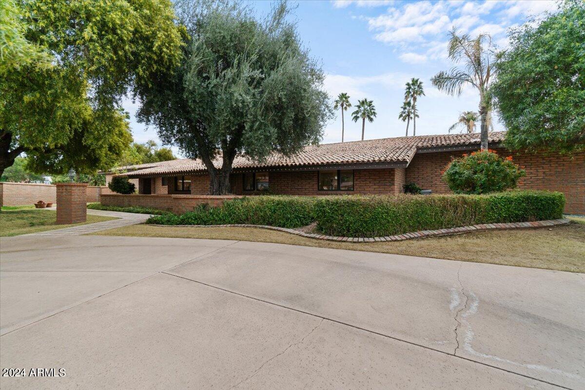 1409 W PORT AU PRINCE Lane