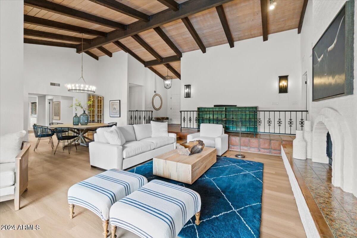 1409 W PORT AU PRINCE Lane