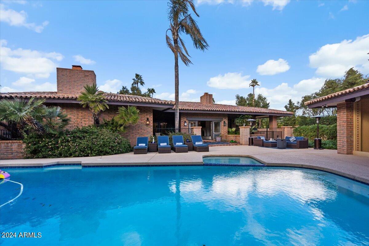 1409 W PORT AU PRINCE Lane