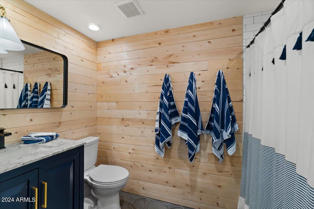 1409 W PORT AU PRINCE Lane