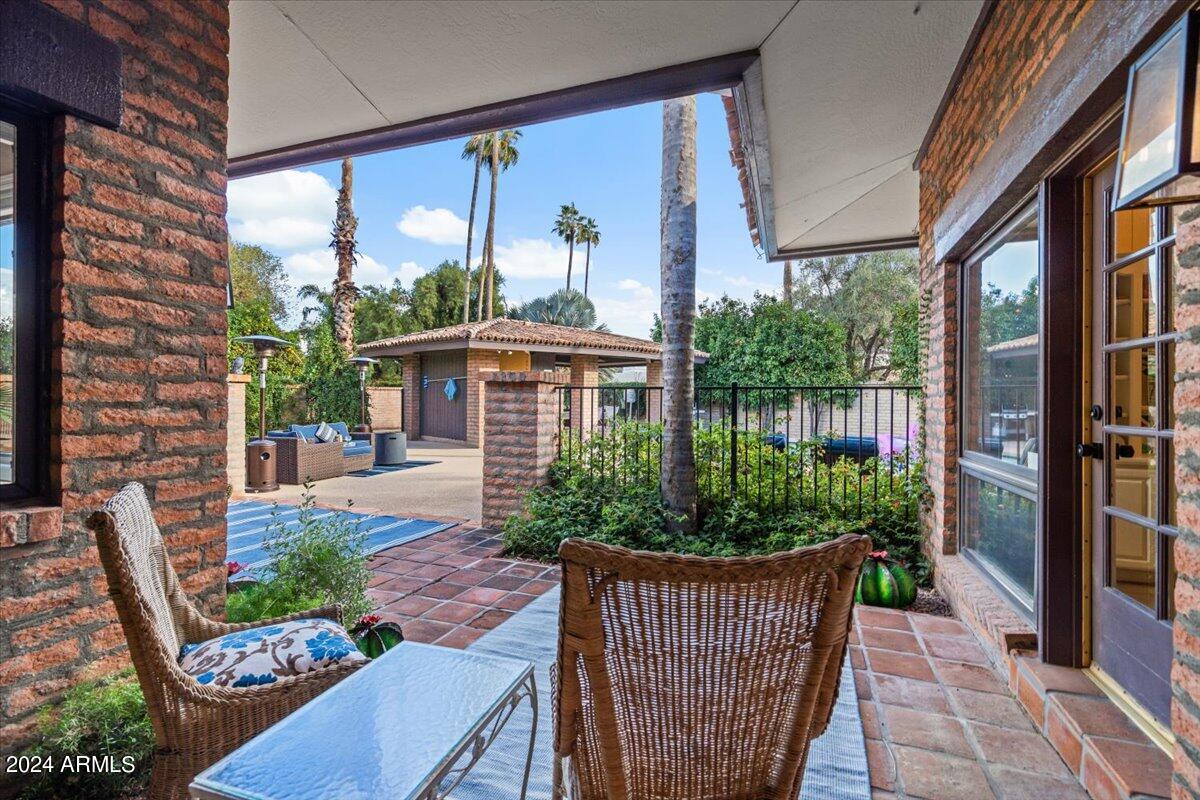 1409 W PORT AU PRINCE Lane