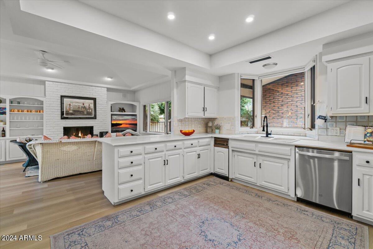 1409 W PORT AU PRINCE Lane