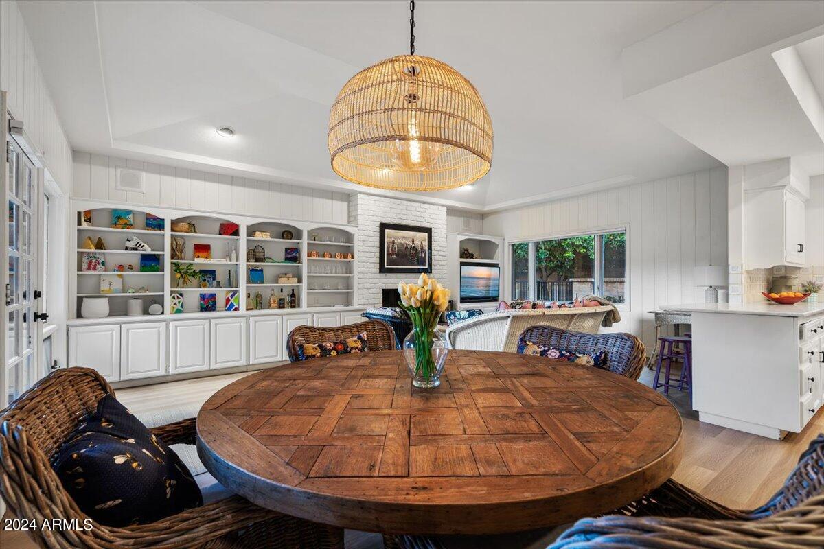 1409 W PORT AU PRINCE Lane