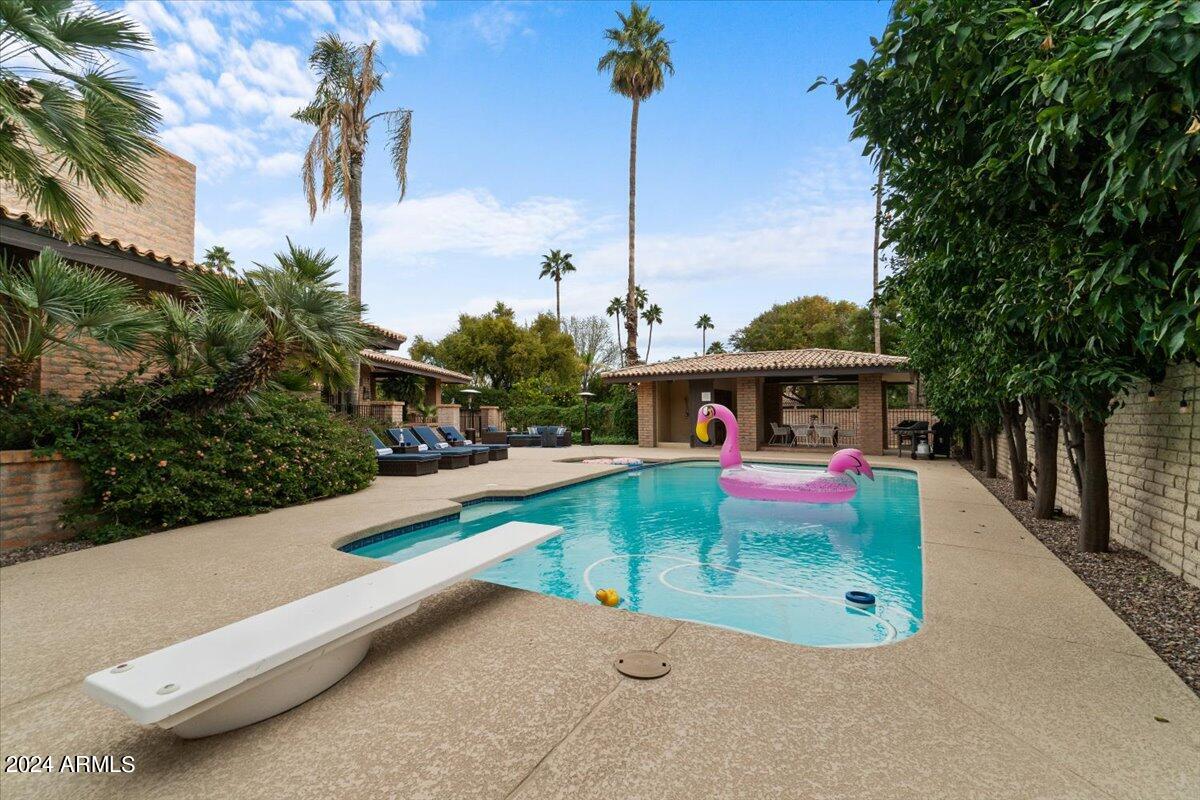 1409 W PORT AU PRINCE Lane