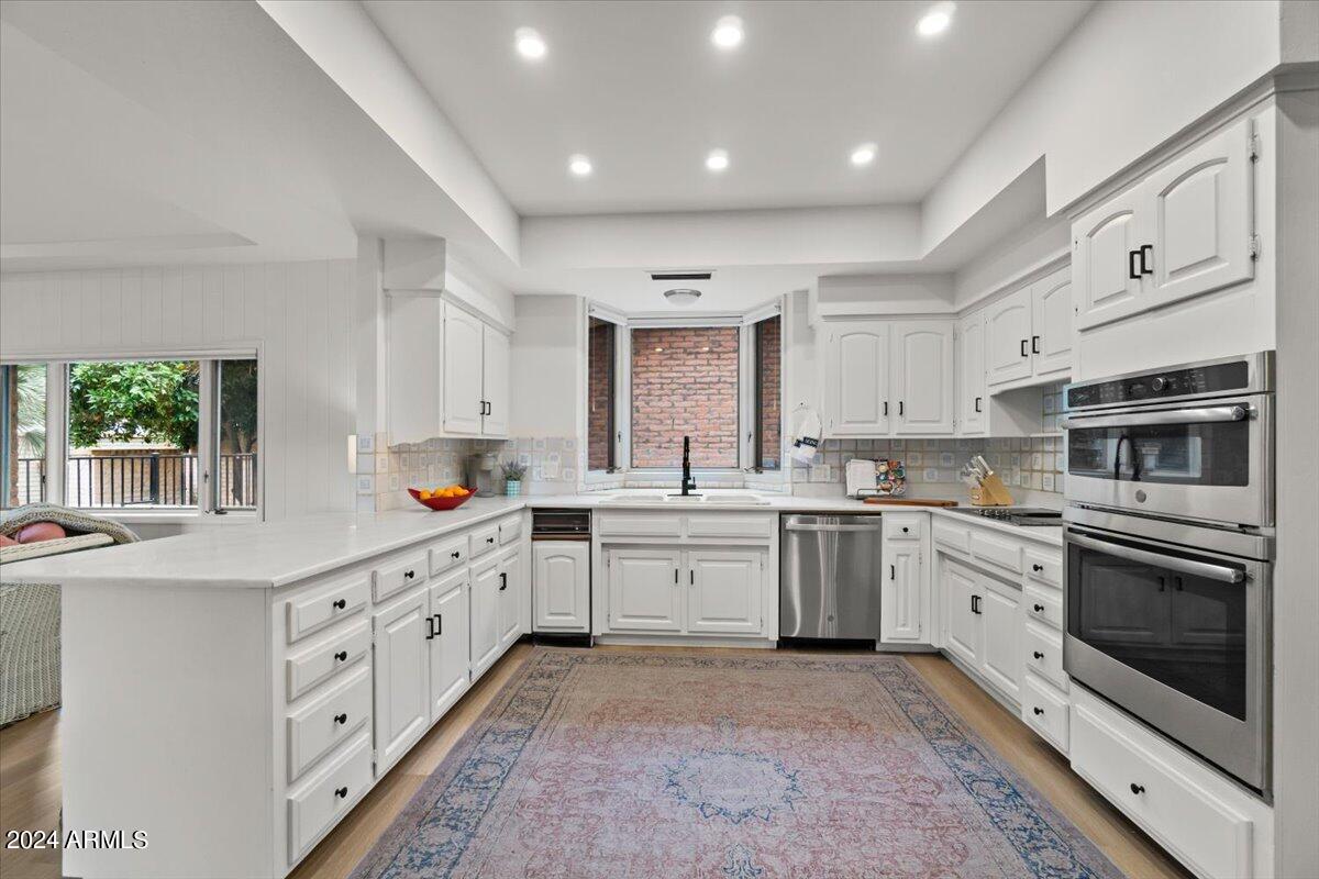 1409 W PORT AU PRINCE Lane