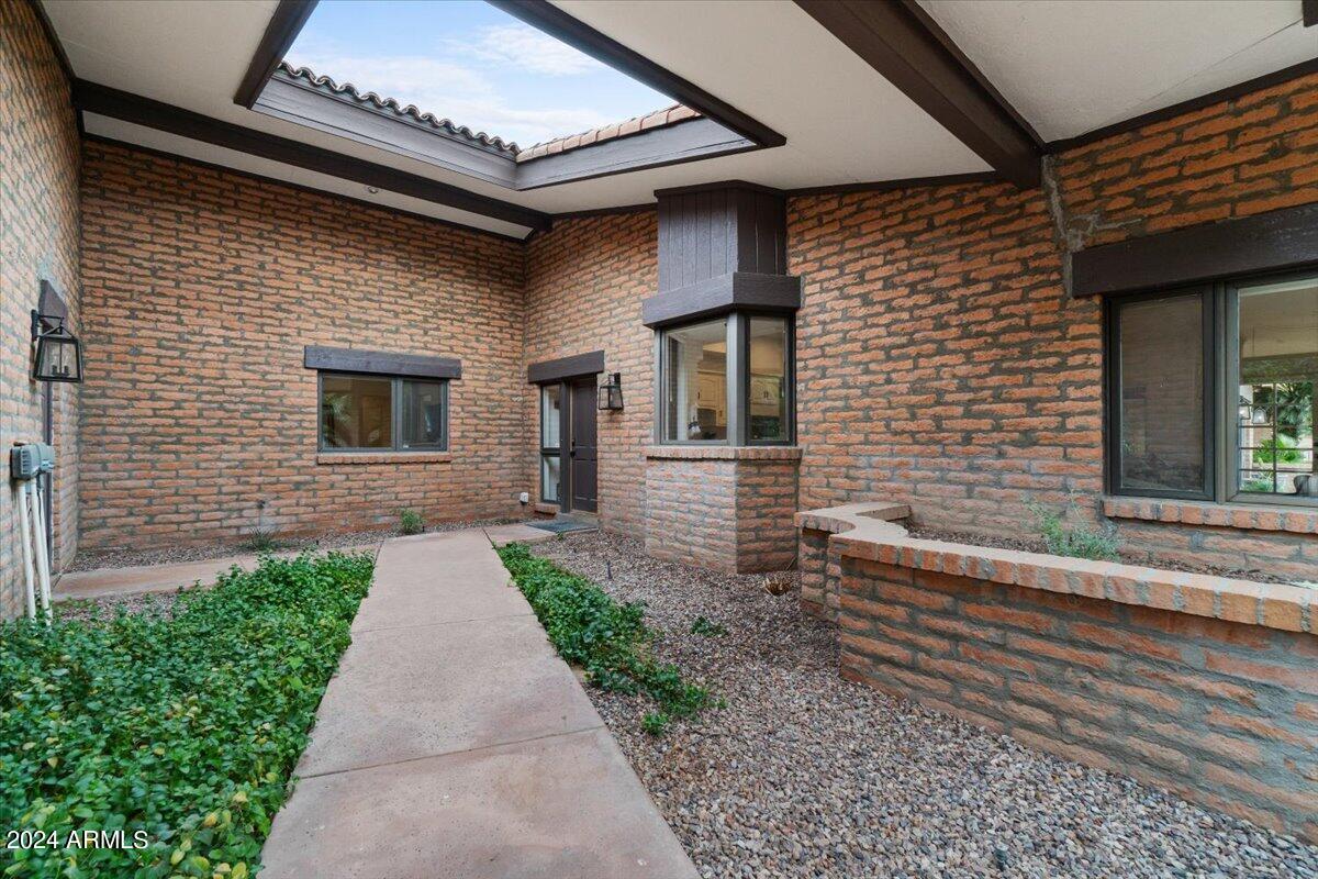 1409 W PORT AU PRINCE Lane