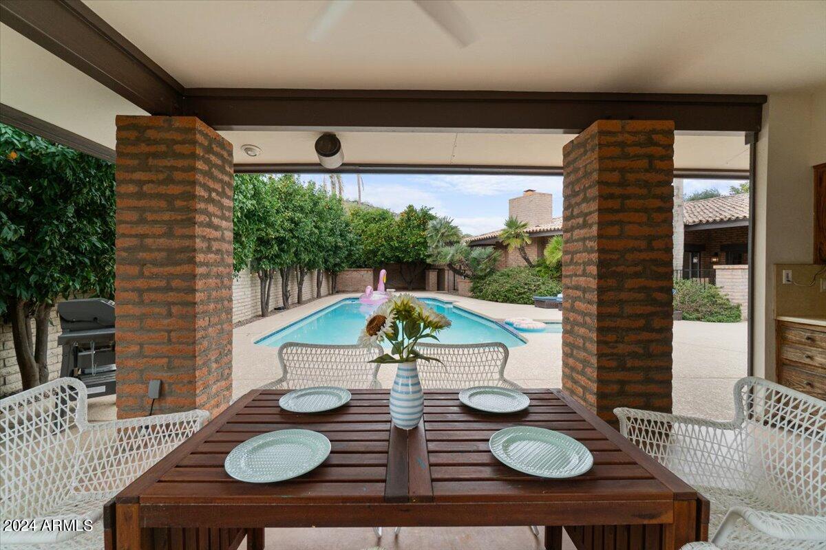 1409 W PORT AU PRINCE Lane
