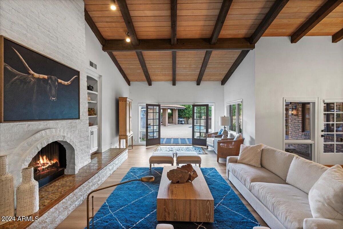 1409 W PORT AU PRINCE Lane