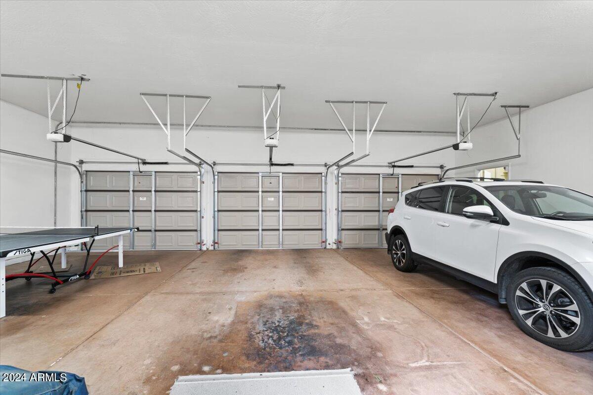 1409 W PORT AU PRINCE Lane