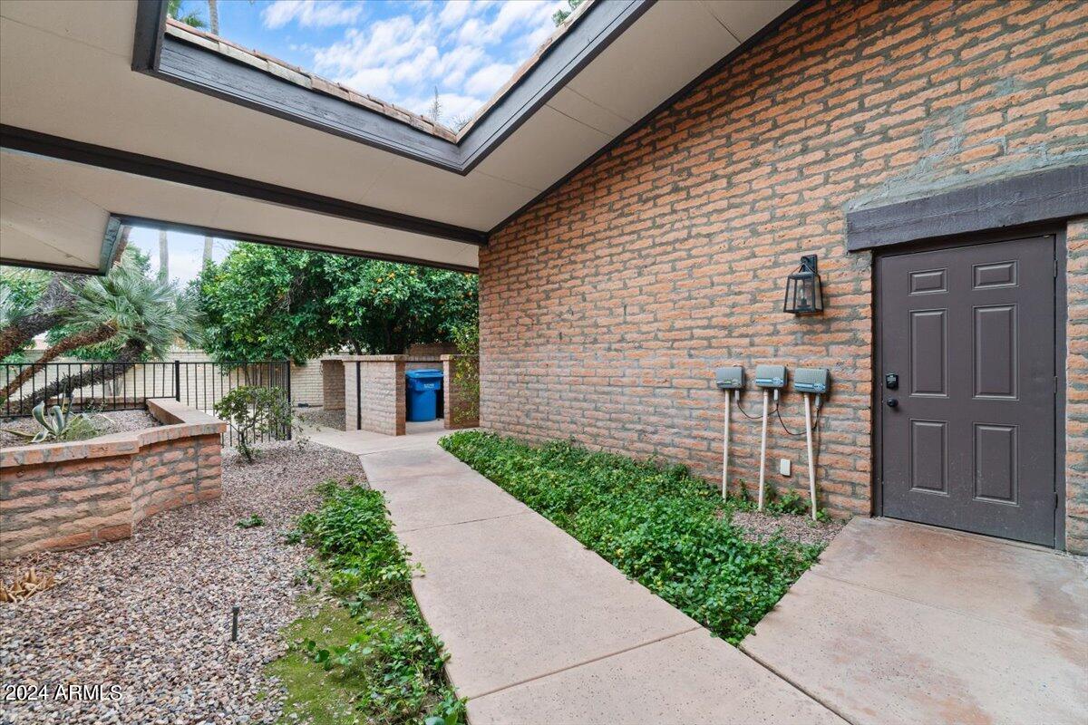 1409 W PORT AU PRINCE Lane