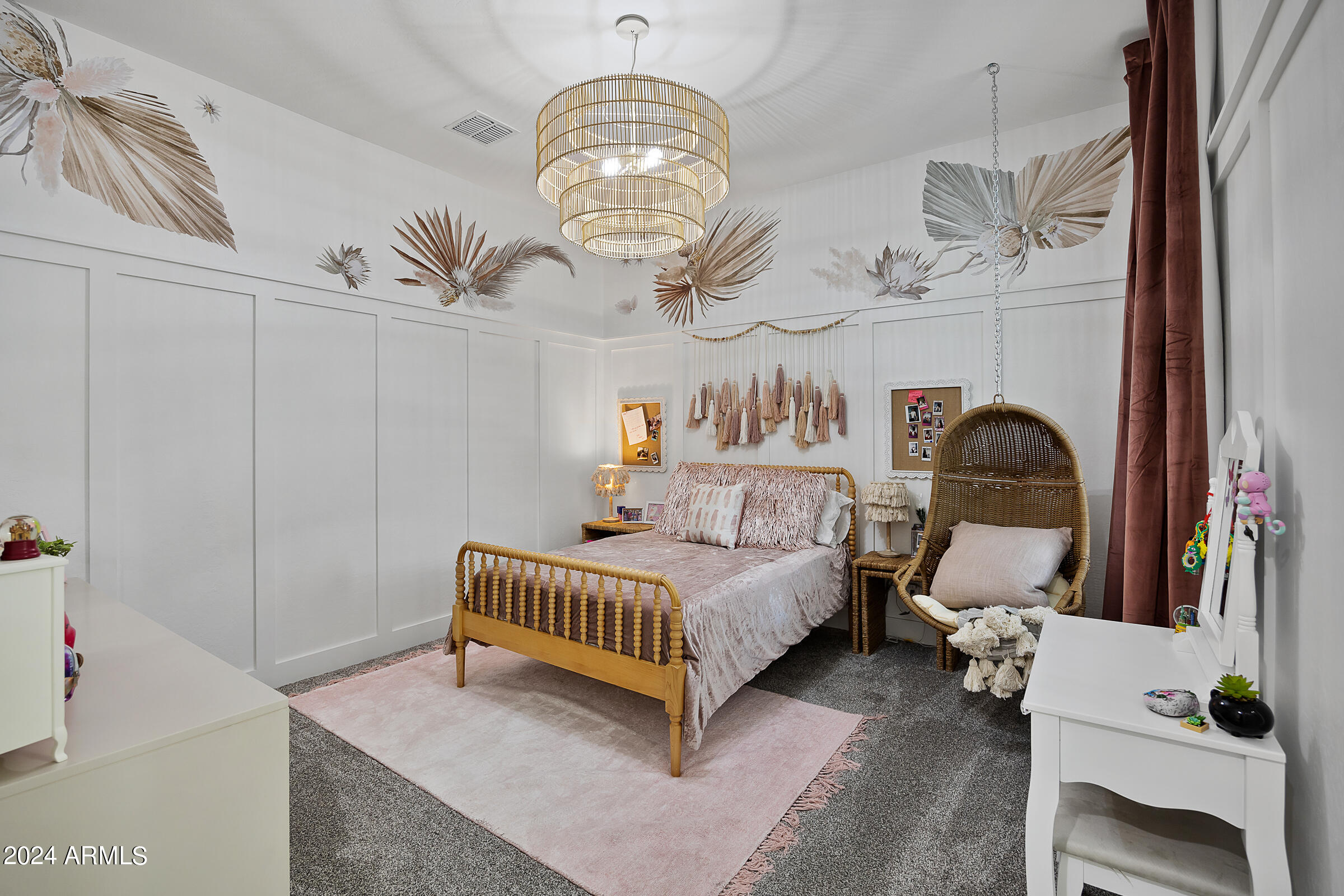 2534 E THORNTON Court