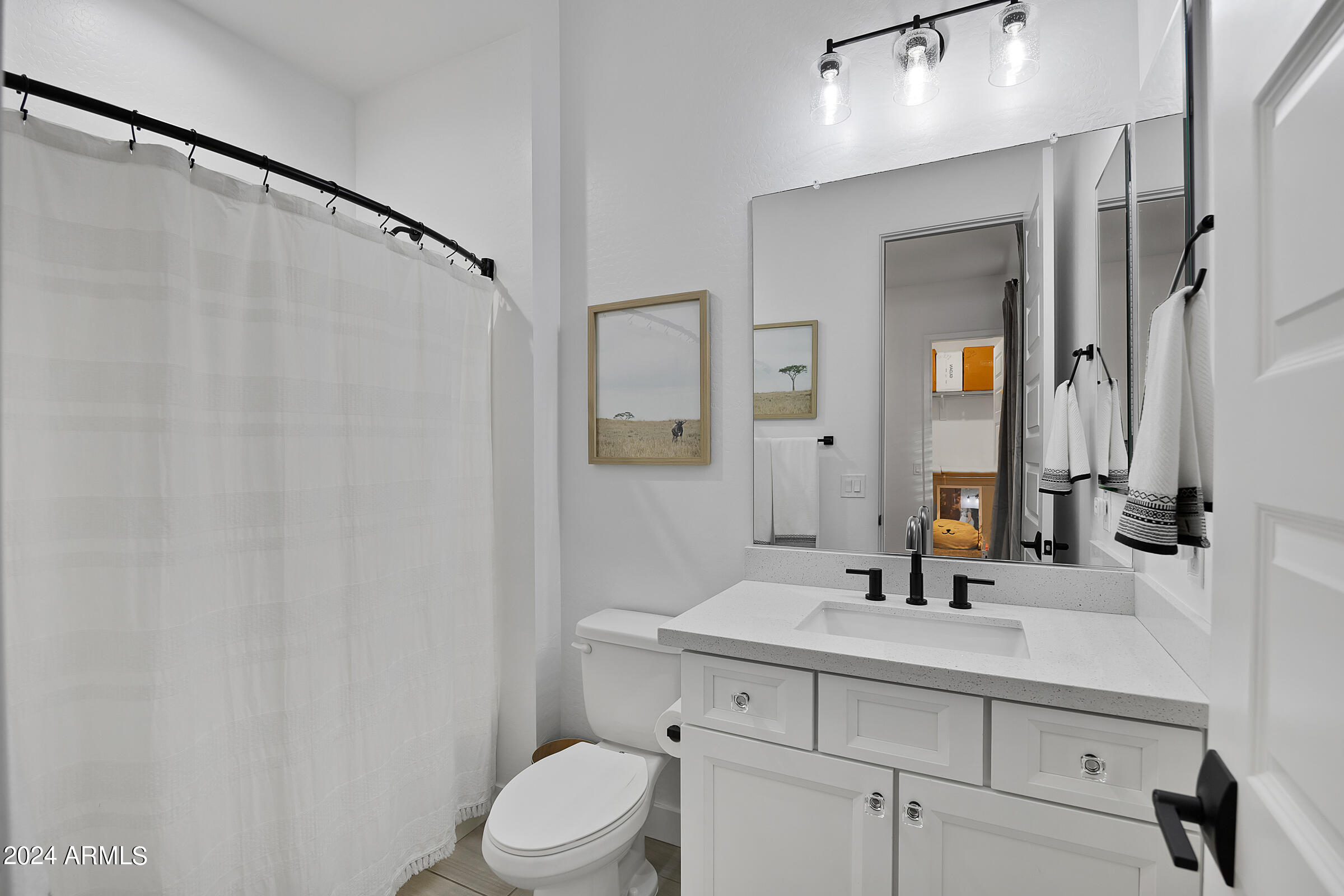 2534 E THORNTON Court