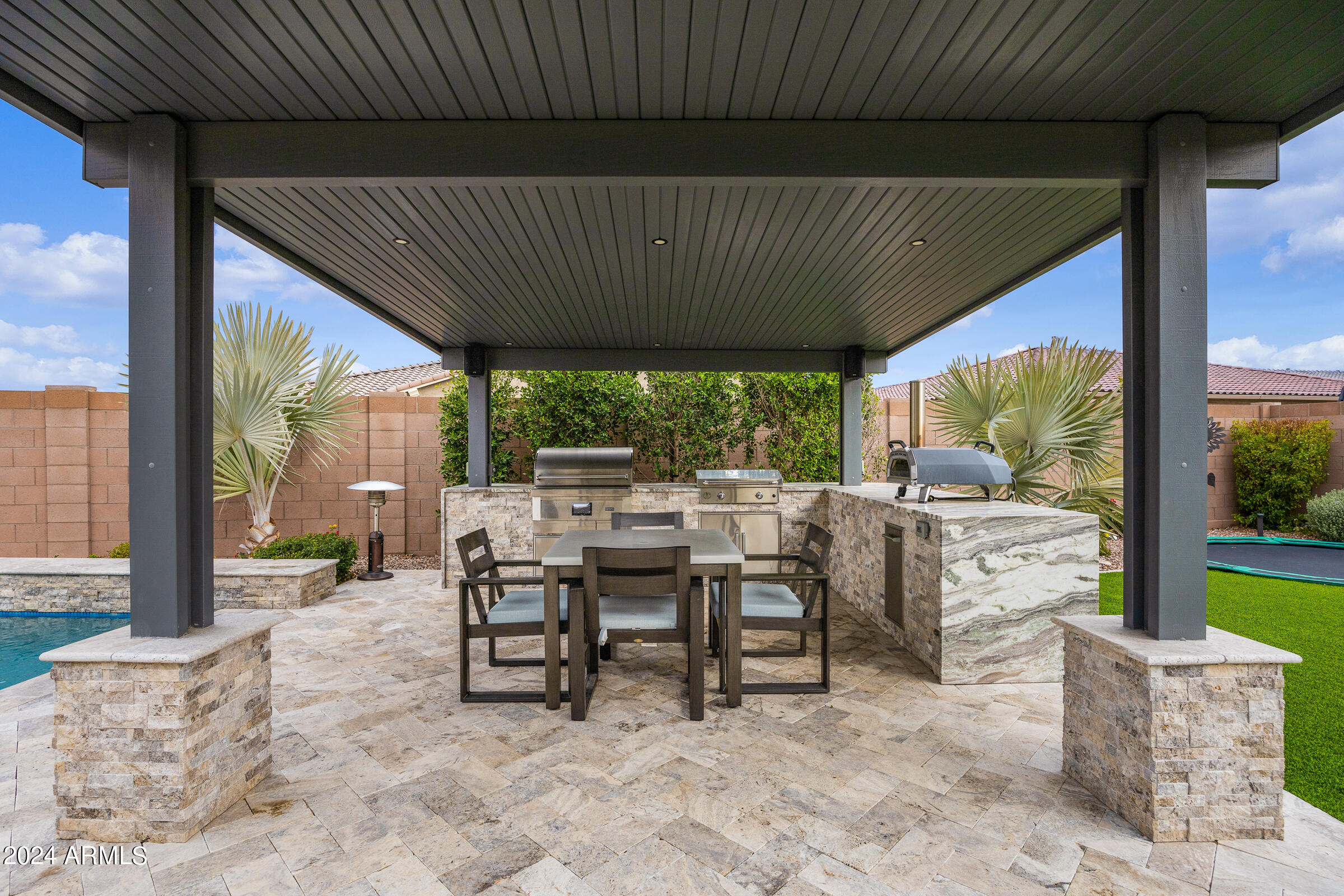 2534 E THORNTON Court