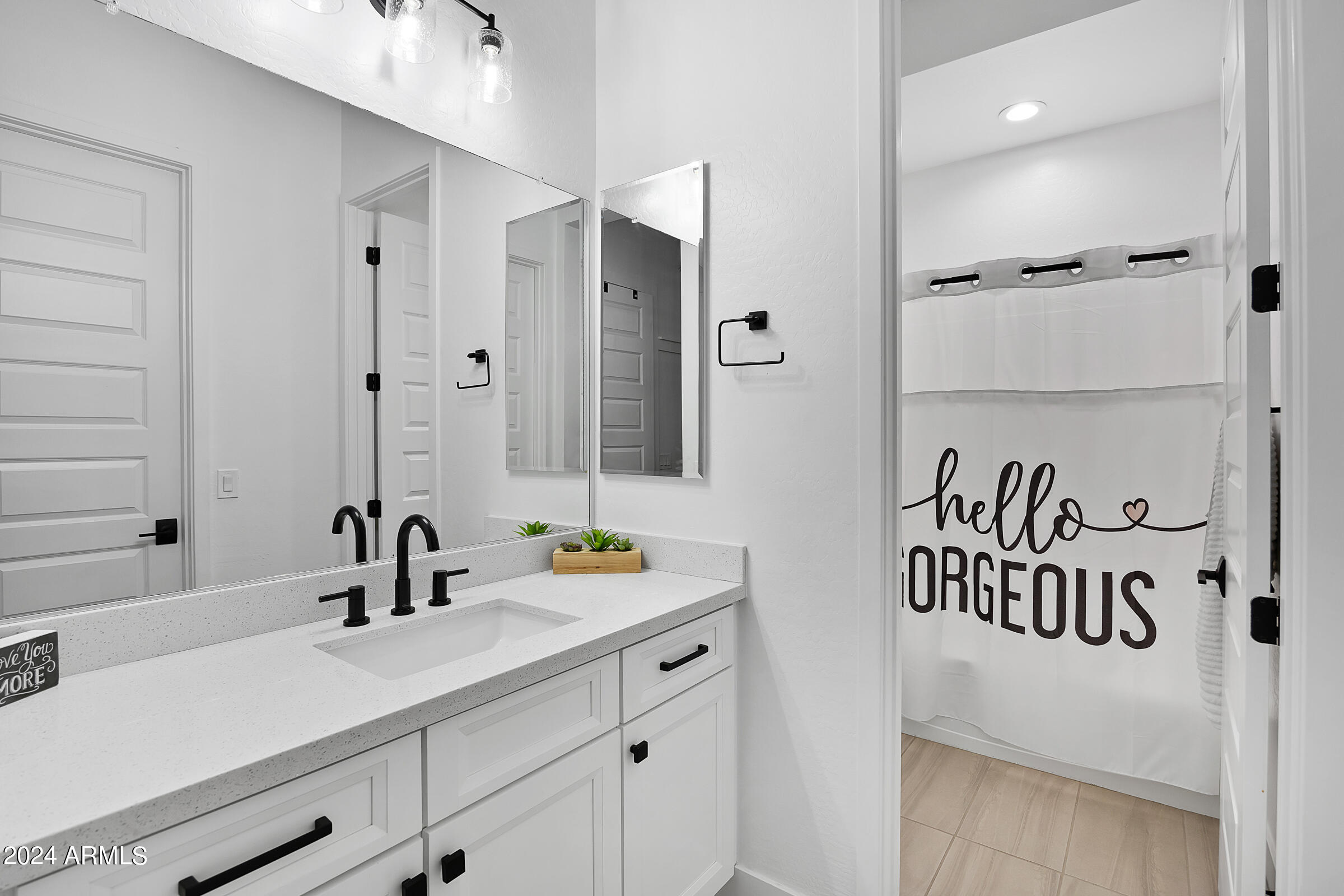 2534 E THORNTON Court