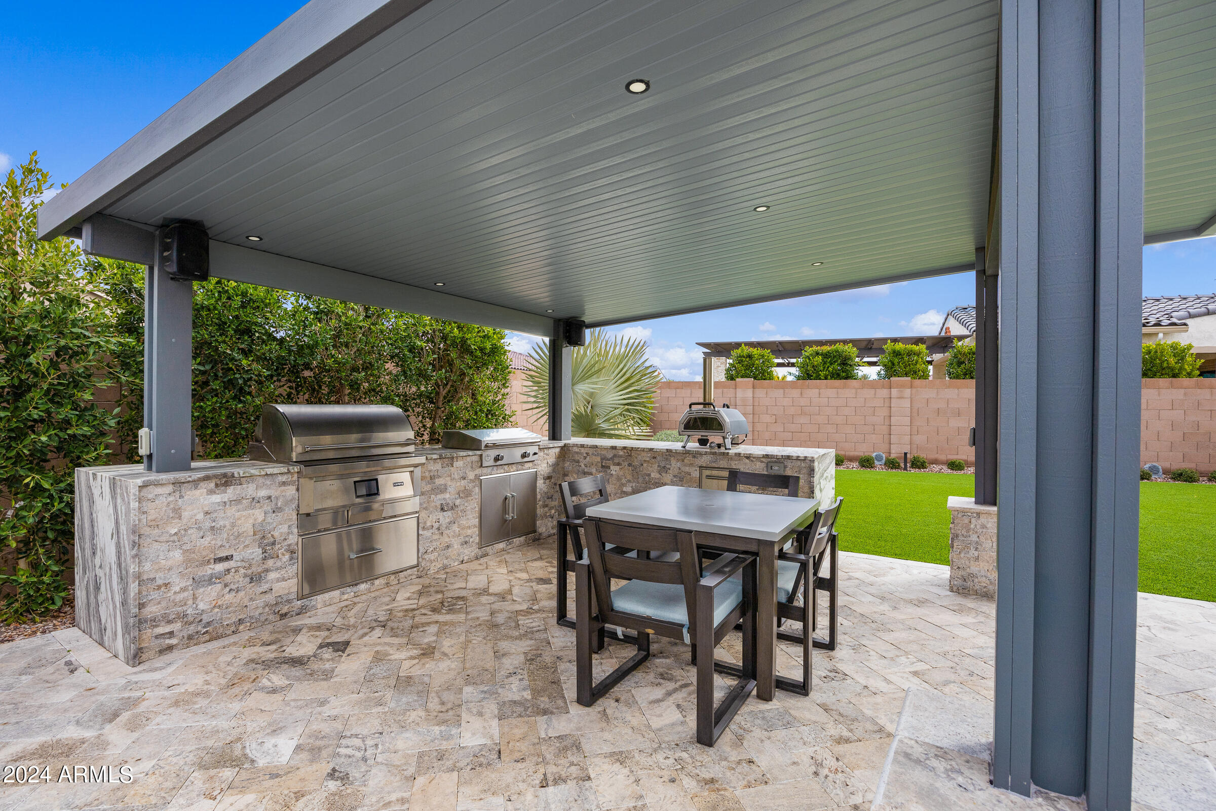 2534 E THORNTON Court