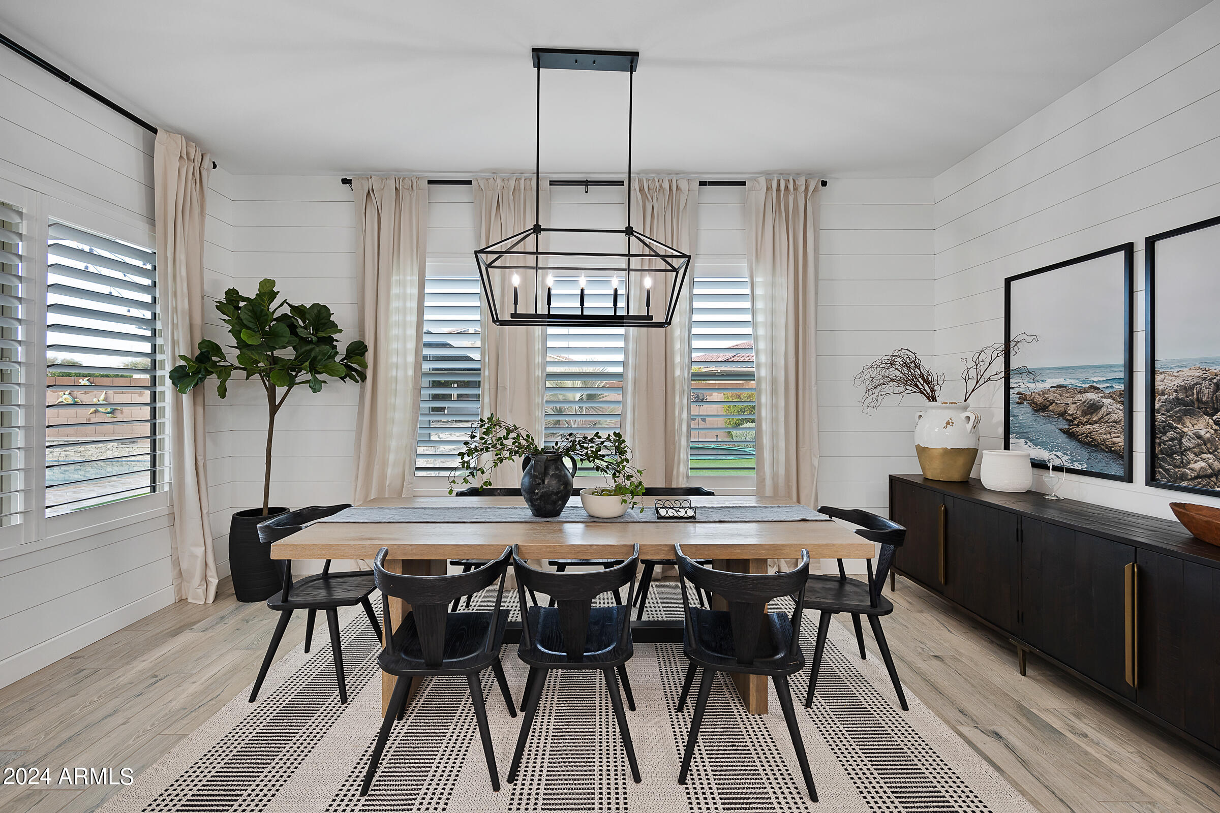 2534 E THORNTON Court