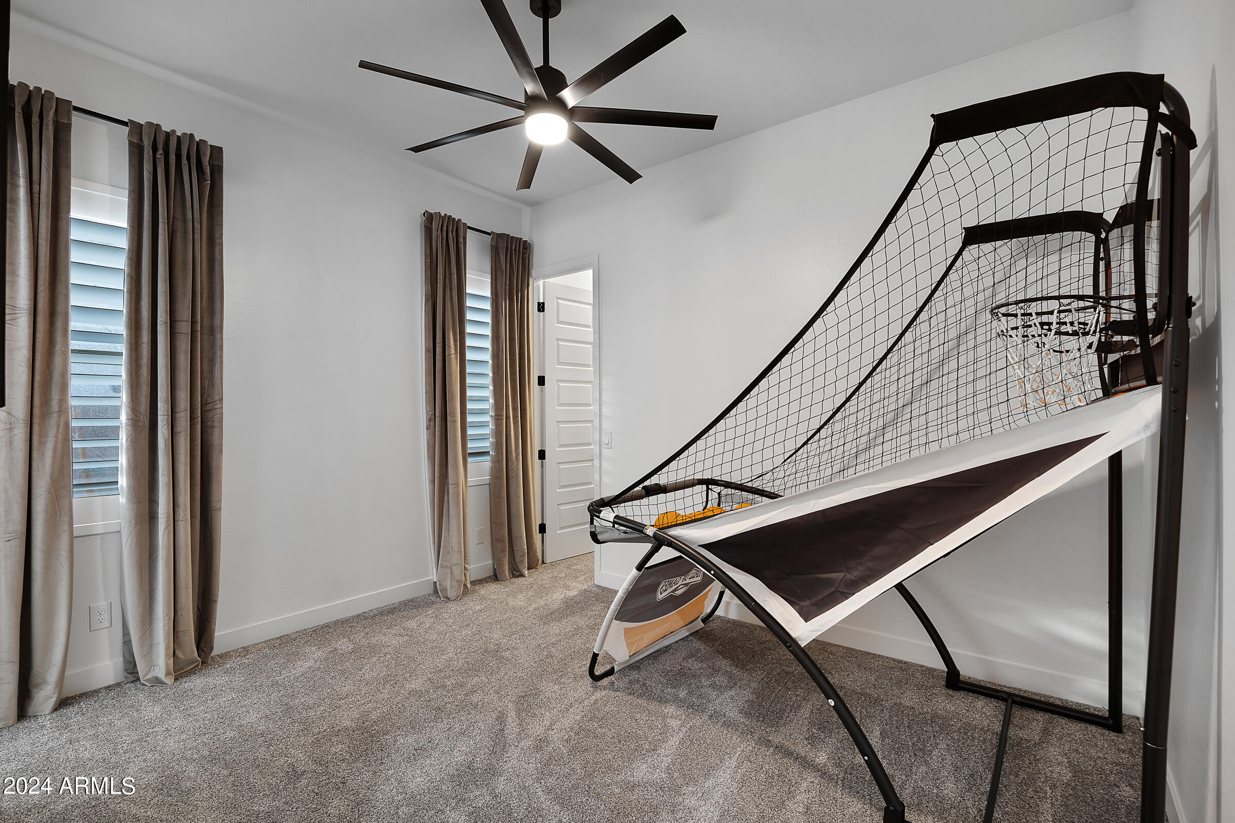 2534 E THORNTON Court