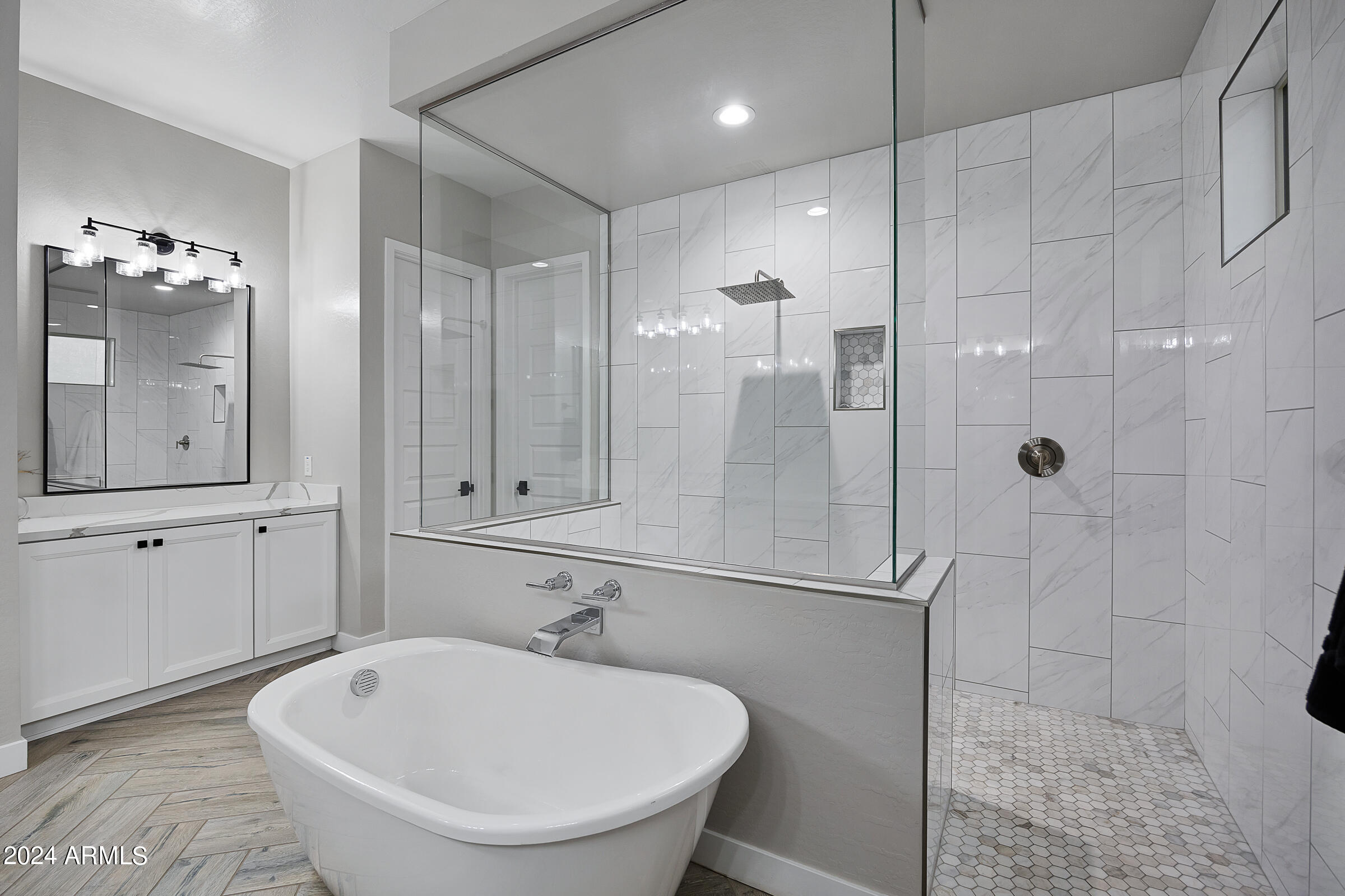 2534 E THORNTON Court