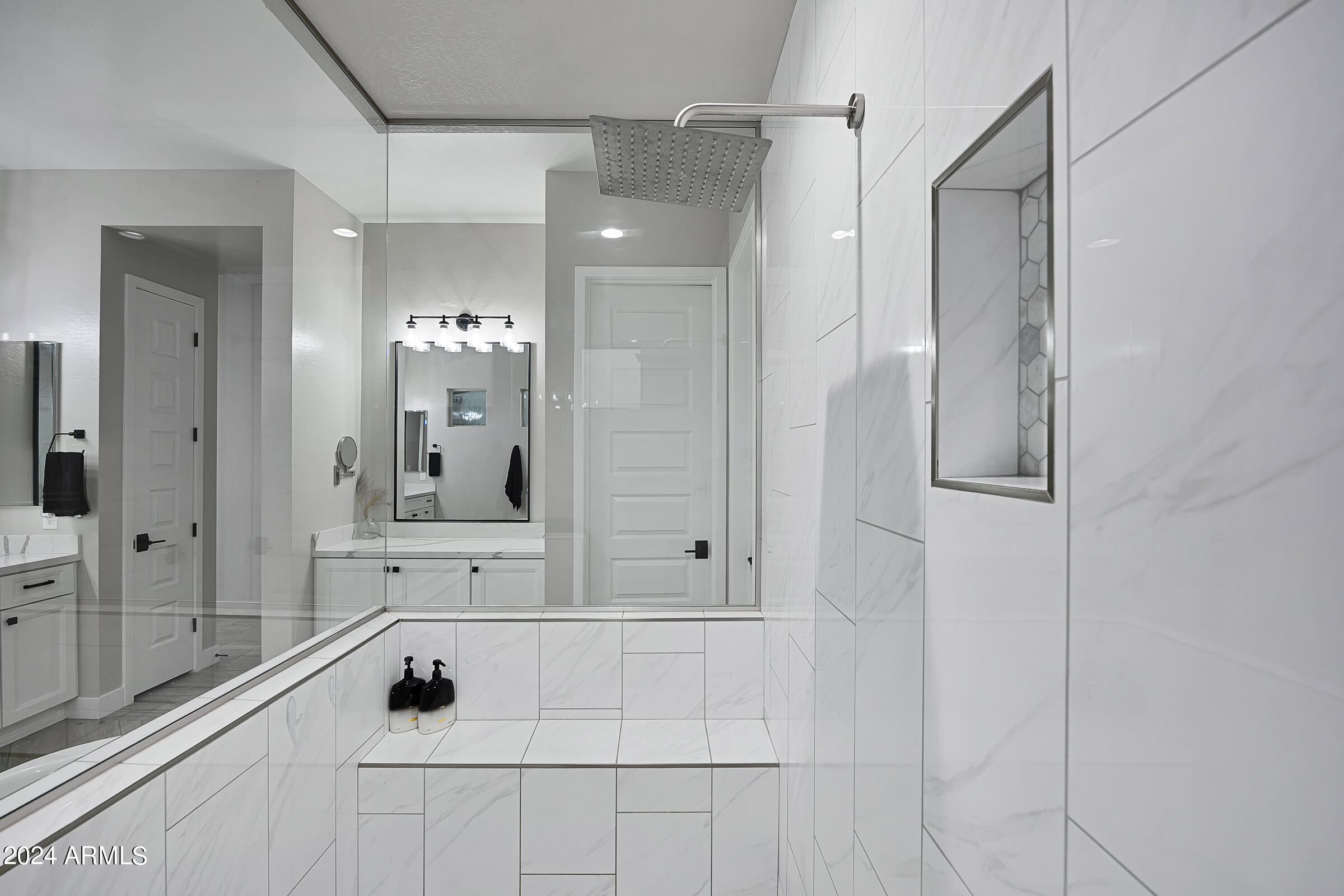 2534 E THORNTON Court