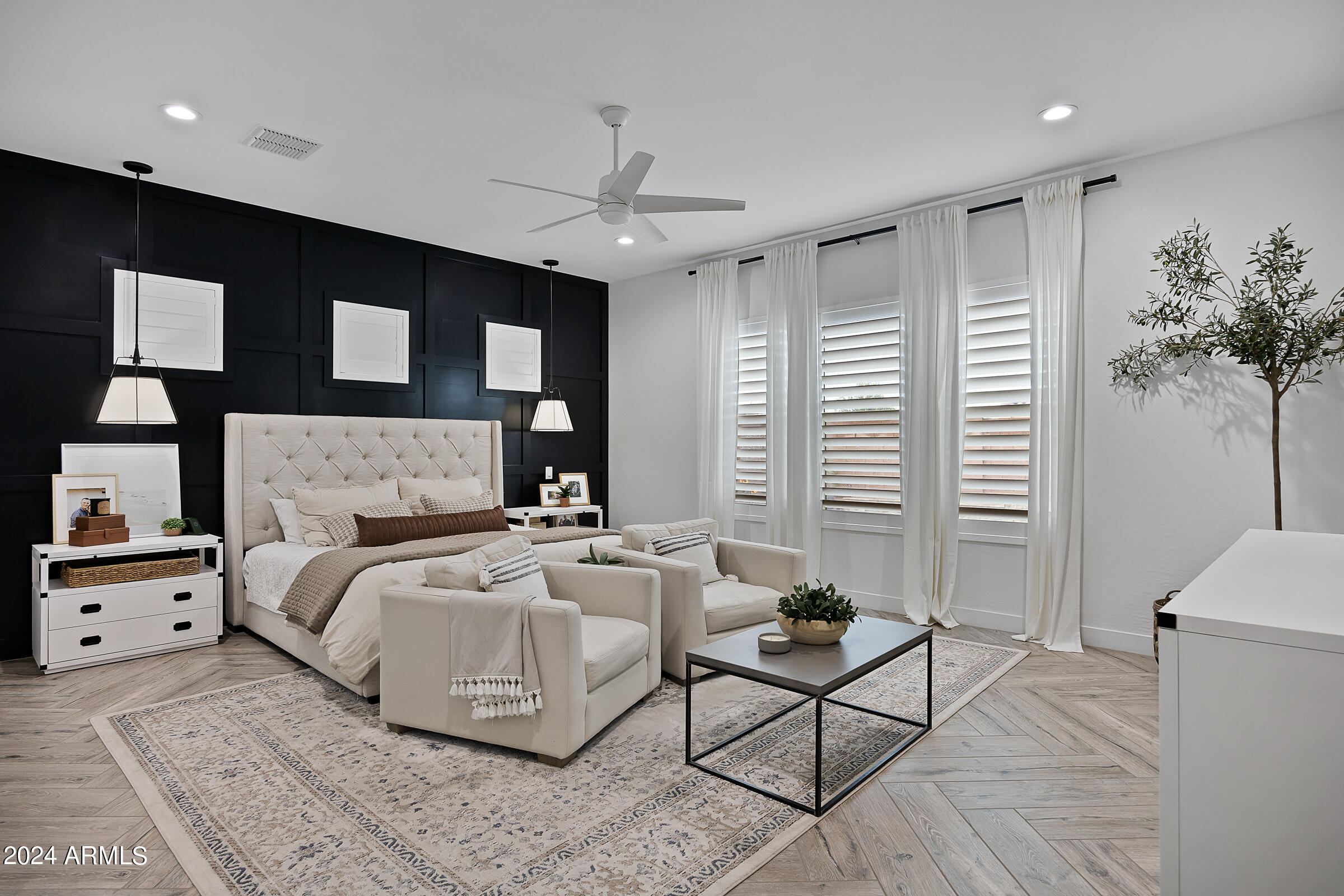 2534 E THORNTON Court