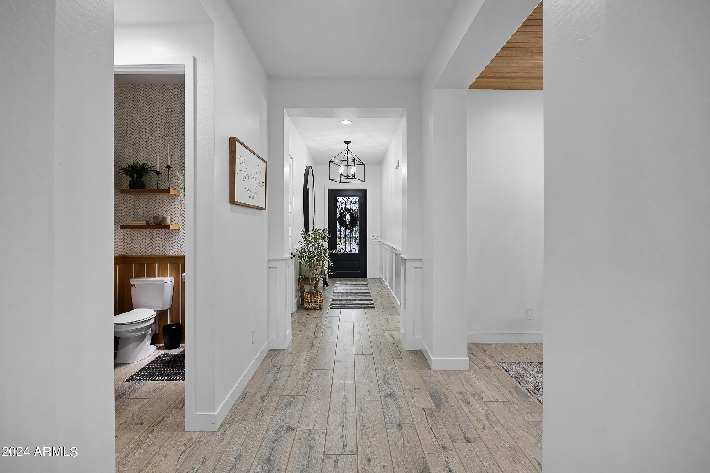 2534 E THORNTON Court